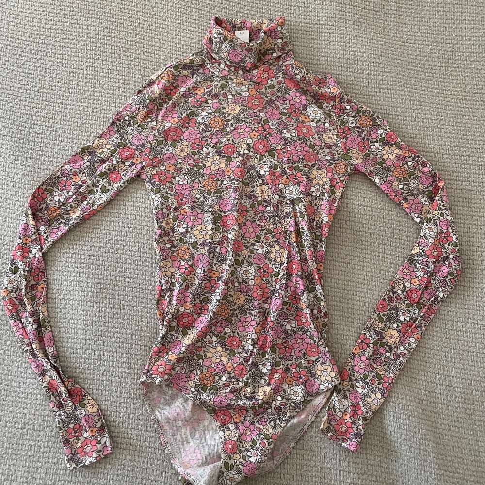 H&M floral bodysuit XS